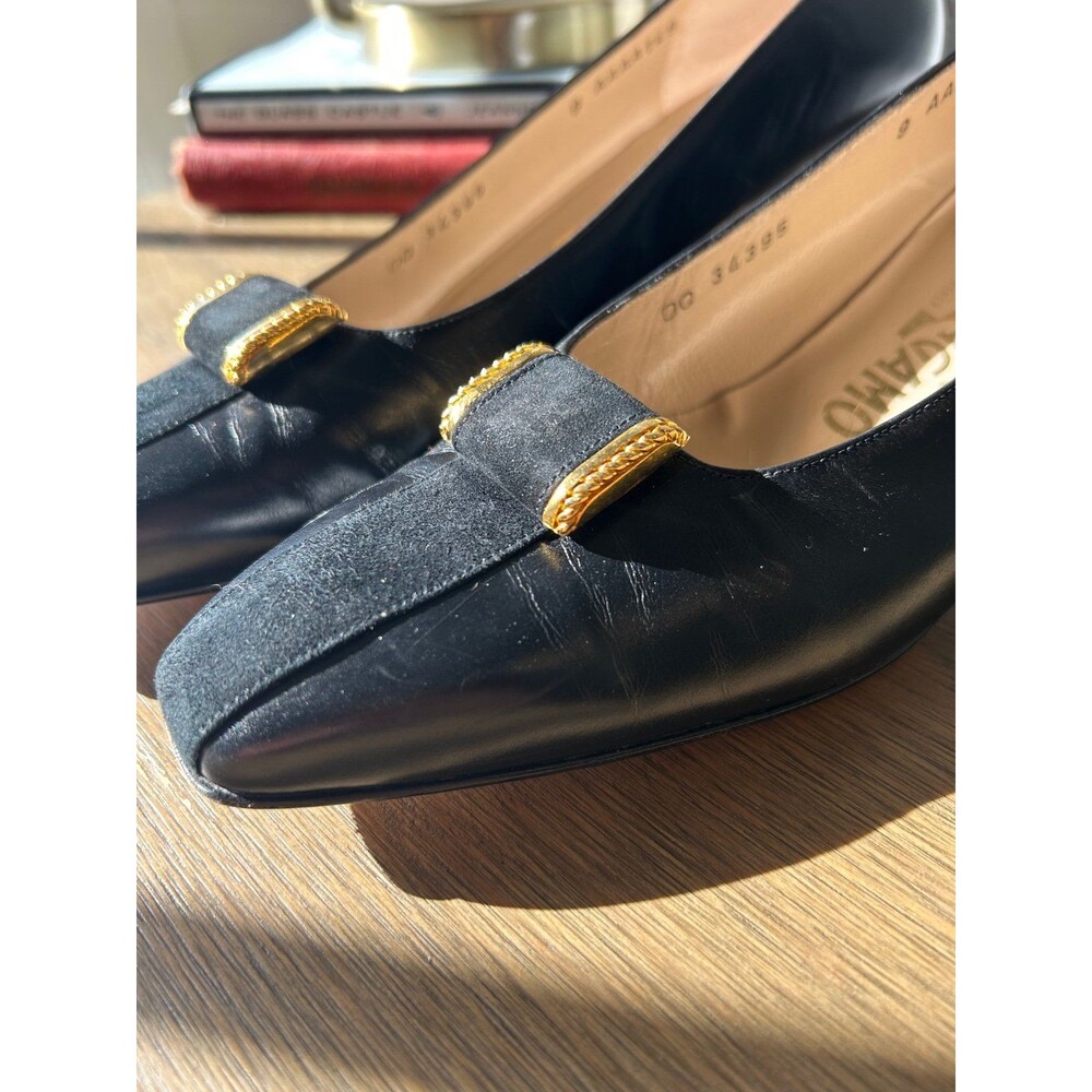Salvatore Ferragamo black leather pumps heels size 9